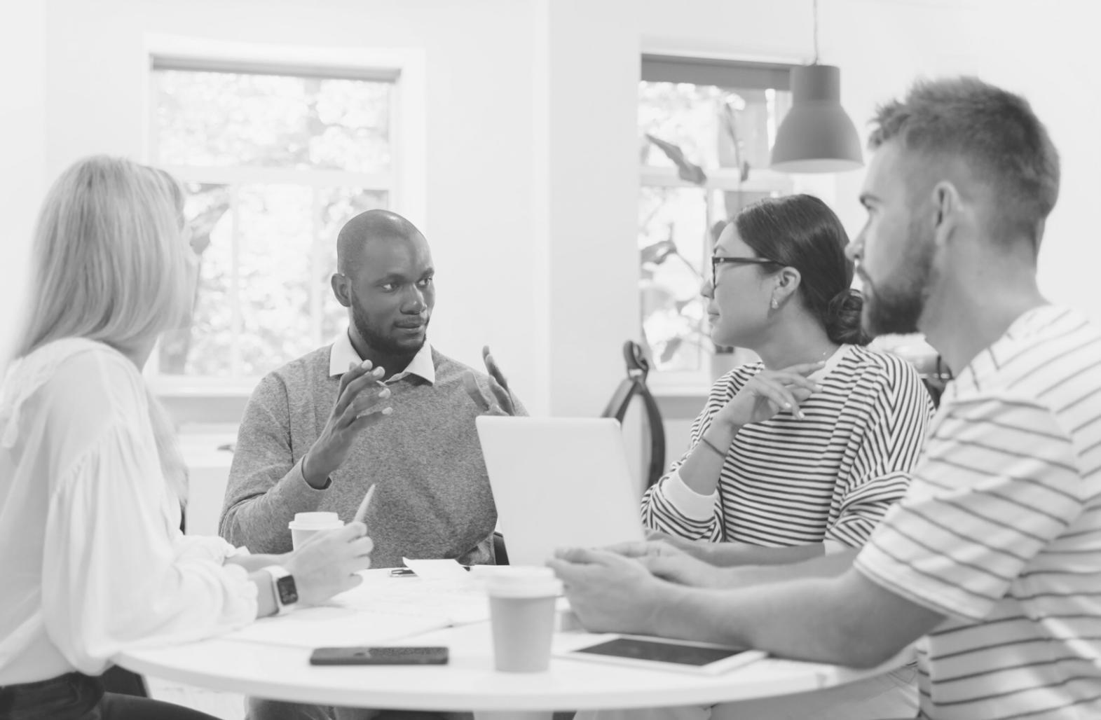 Finanzdokumente mit Kennzahlenanalyse